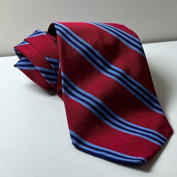 Brooks Brothers 109% Silk Classic Red Navy Stripe Power Tie Made in Italy EUC - Picture 2 of 9